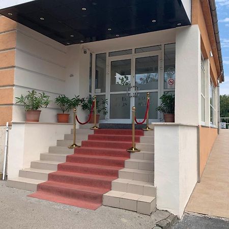 Only 15 Minutes To City Center, Free Secure Parking Budapest Exterior foto